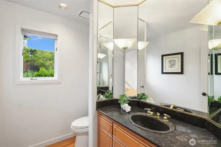 Half bath on main level Half bath on main level