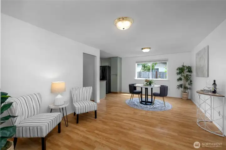 Separate family room with eating area & kitchen Separate family room with eating area & kitchen
