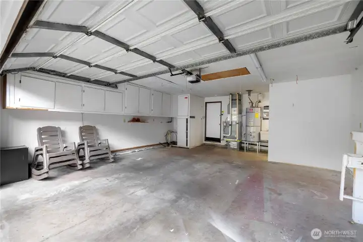 Spacious garage with lots of built-in storage Spacious garage with lots of built-in storage