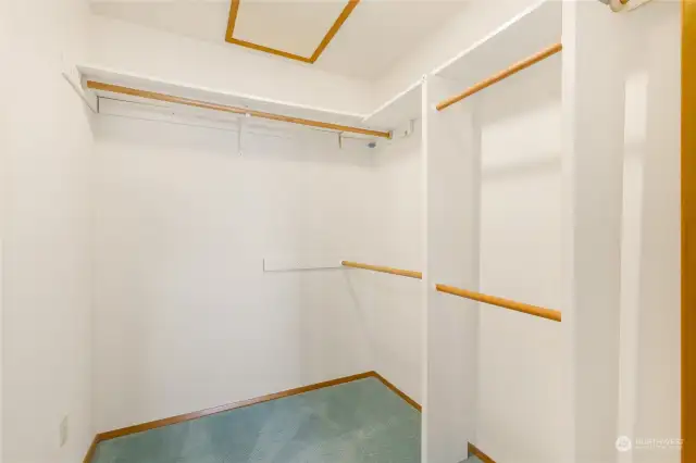 Primary suite oversized closet