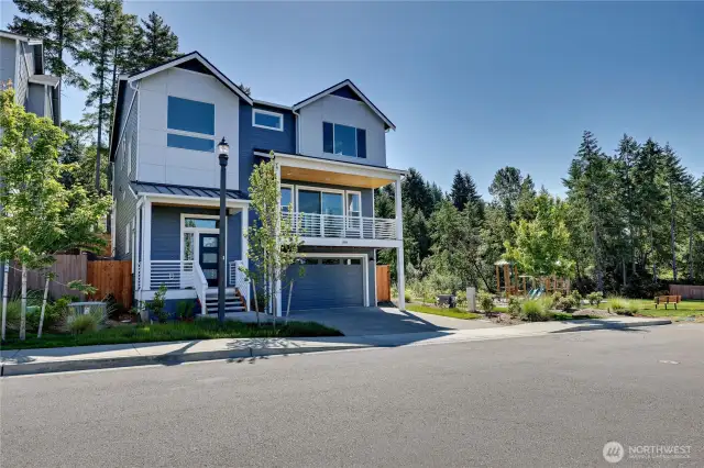 Exterior photos show home for sale. All interior photos of same home plan built on another Woodbridge Homesite.