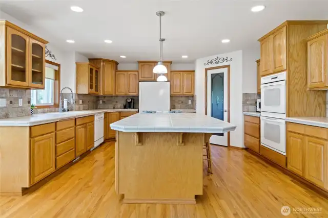 Kitchen with Oak Cabinets