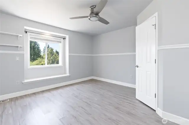 3rd large bedroom with walk in closet