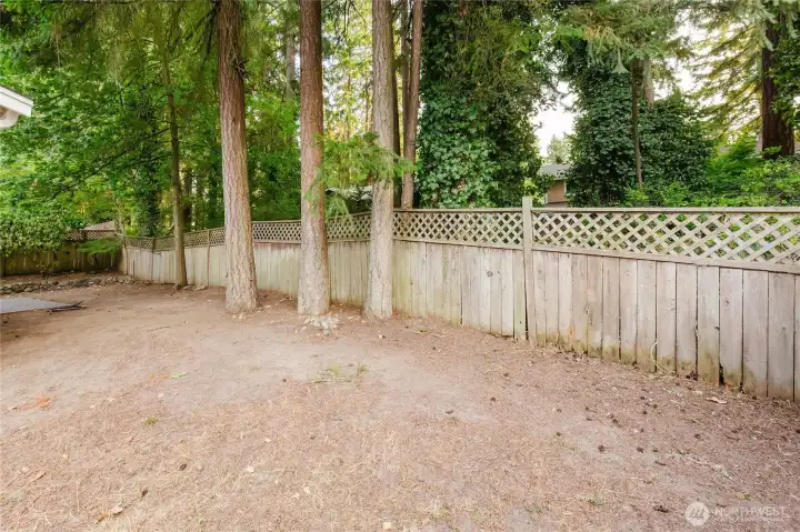 You can see the green belt to the south (right side of the photo).