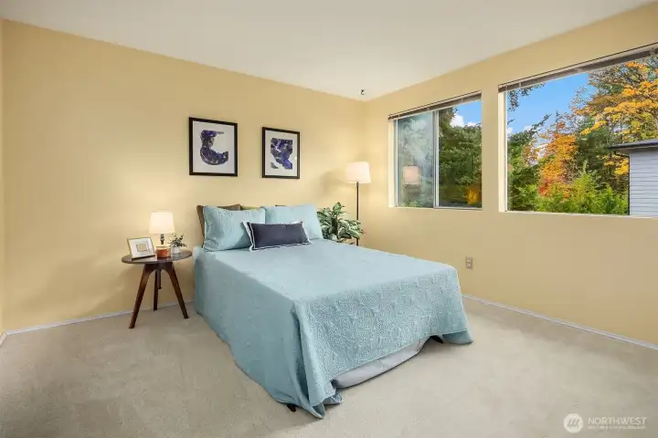 Second bedroom suite