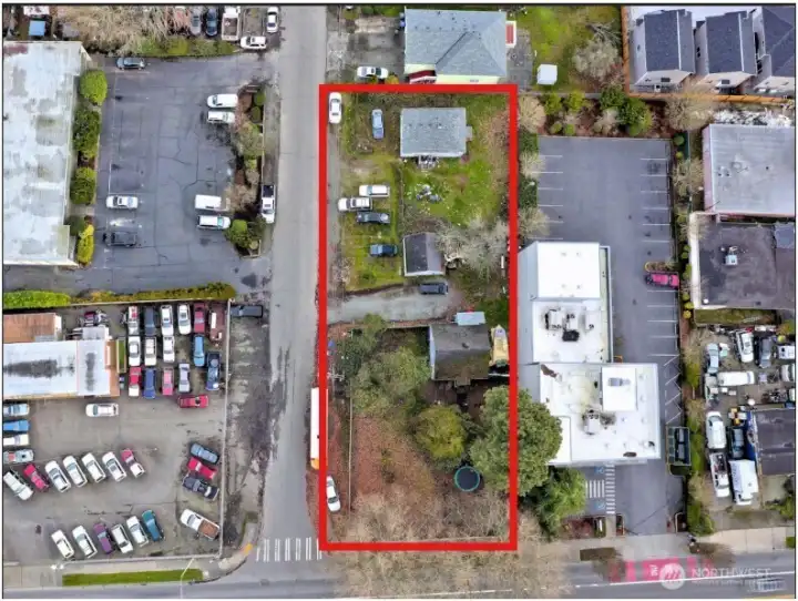 Red lot border is approximate. Buyer to verify