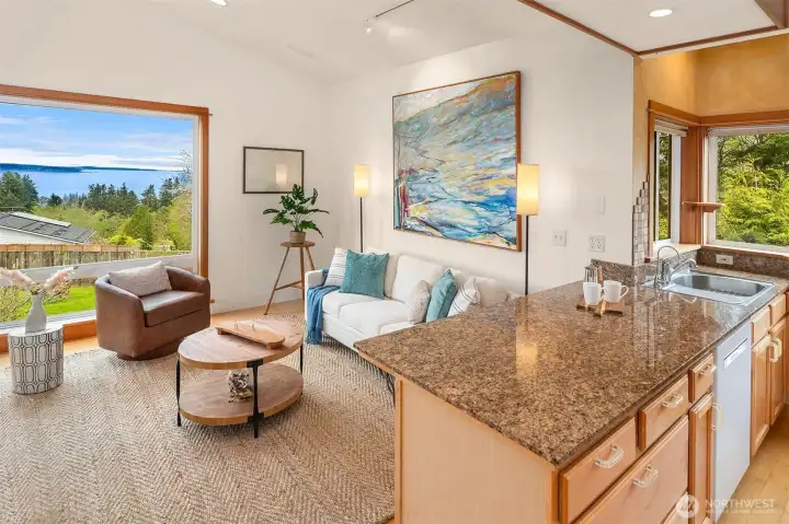 Cook's kitchen with eating bar.