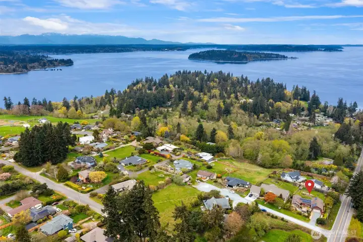 Look how perfectly positioned the home is to take advantage of access to the city and peninsula!