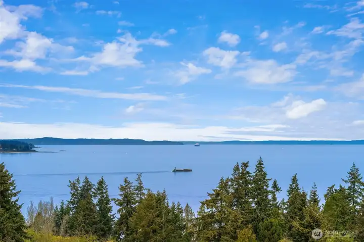 Views north up the sound for miles! Blake Island is on the left-hand side of the photo.
