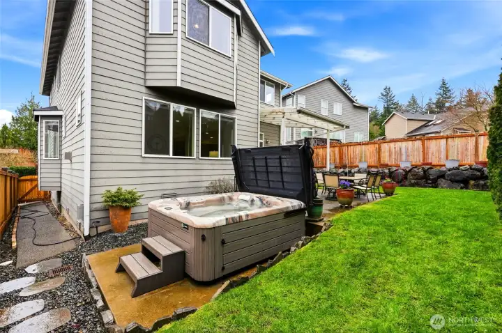 When it's time to relax, open the cover of your personal Olympic hot tub and let the bubbles surround you! New sea salt filter was just installed and should last 3-5 years.