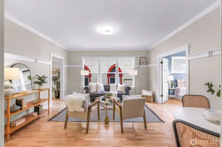 Spacious living room, versatile