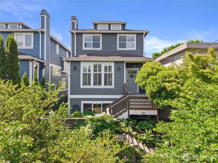 Beautiful Green Lake Craftsman Home!