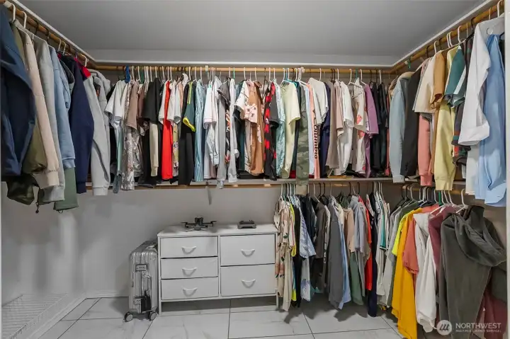 Walking closet