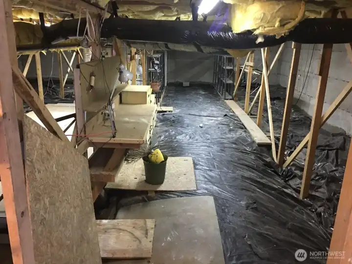 full crawl space potential for a future re model. storege/ shop