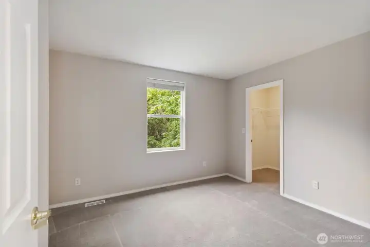 3rd bedroom with closet