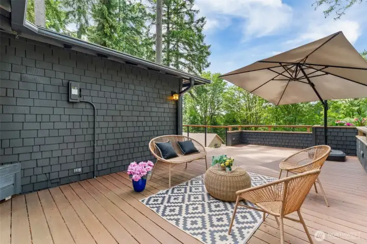 Extended Deck, Perfect for Entertaining