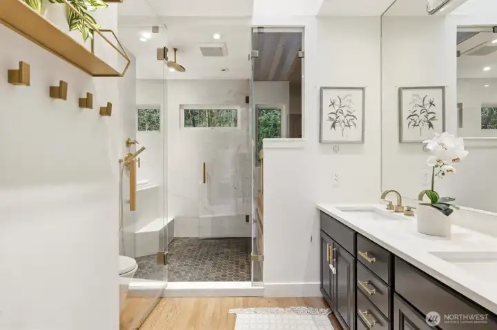 Spa-Inspired Bath w/Dual Vanities