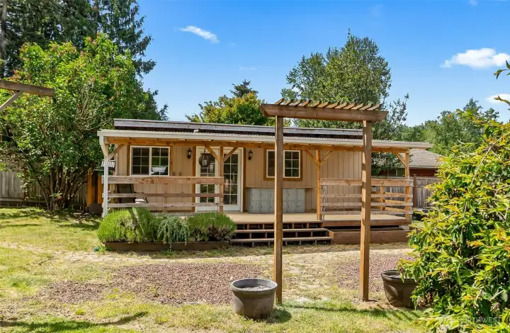 covered porch/deck