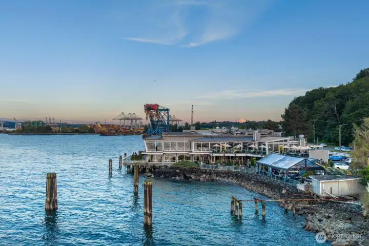 Iconic Salty's Restaraunt