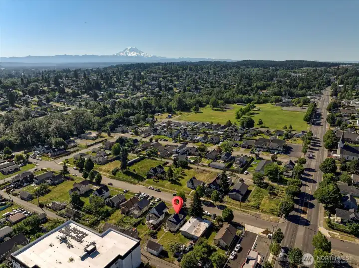 The community with Mt Rainier in the background