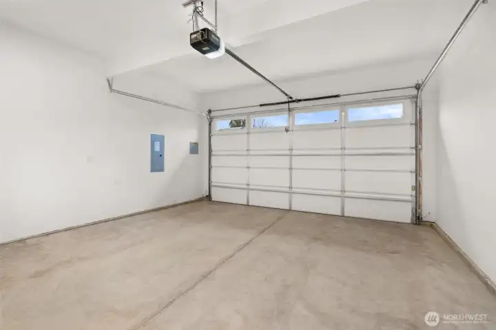2 Car garage 2 Car garage