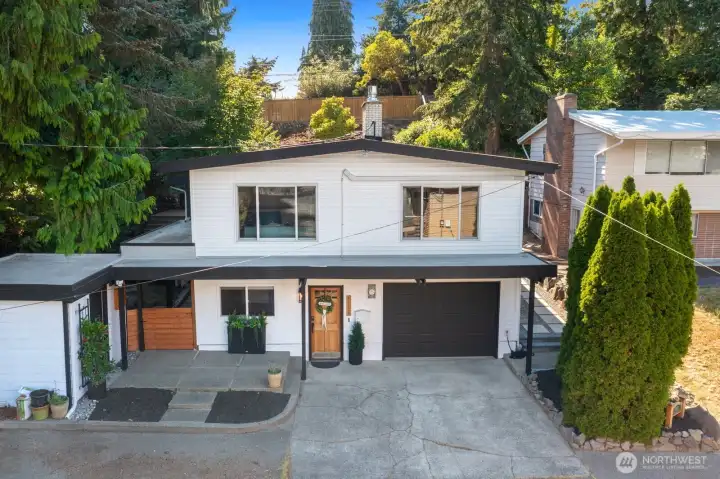 Welcome to your new home in Arbor Heights! Welcome to your new home in Arbor Heights!