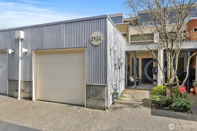 Shared courtyard & private gated entry patio
