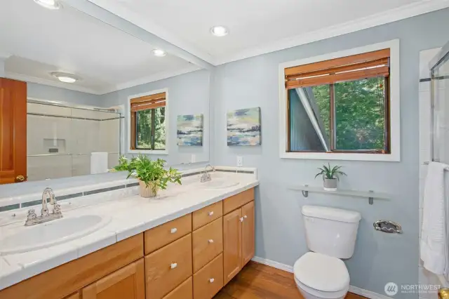 Upper level full bath
