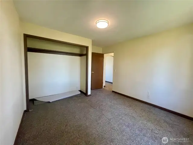 Middle bedroom