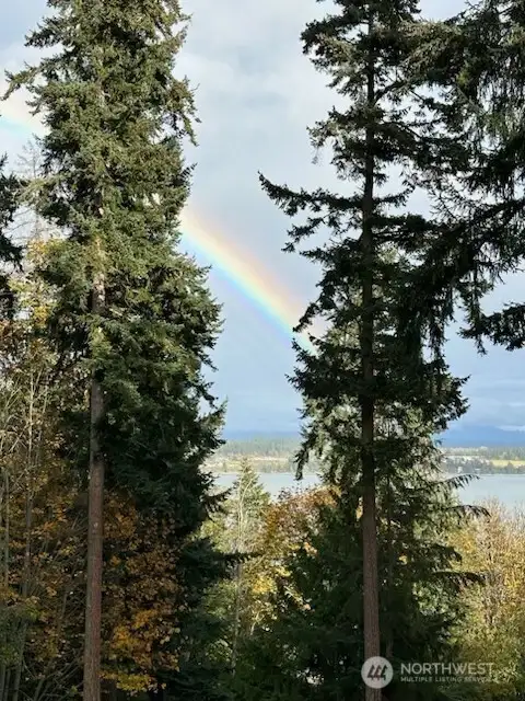 Fabulous views of the bay, Barnum Point, Stanwood and the Cascade mountains.