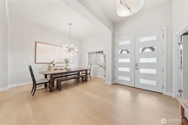 Entry / Dining
