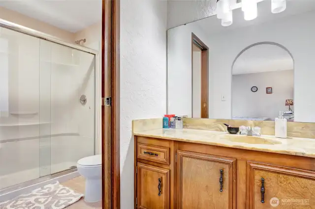 En suite bath for primary bedroom