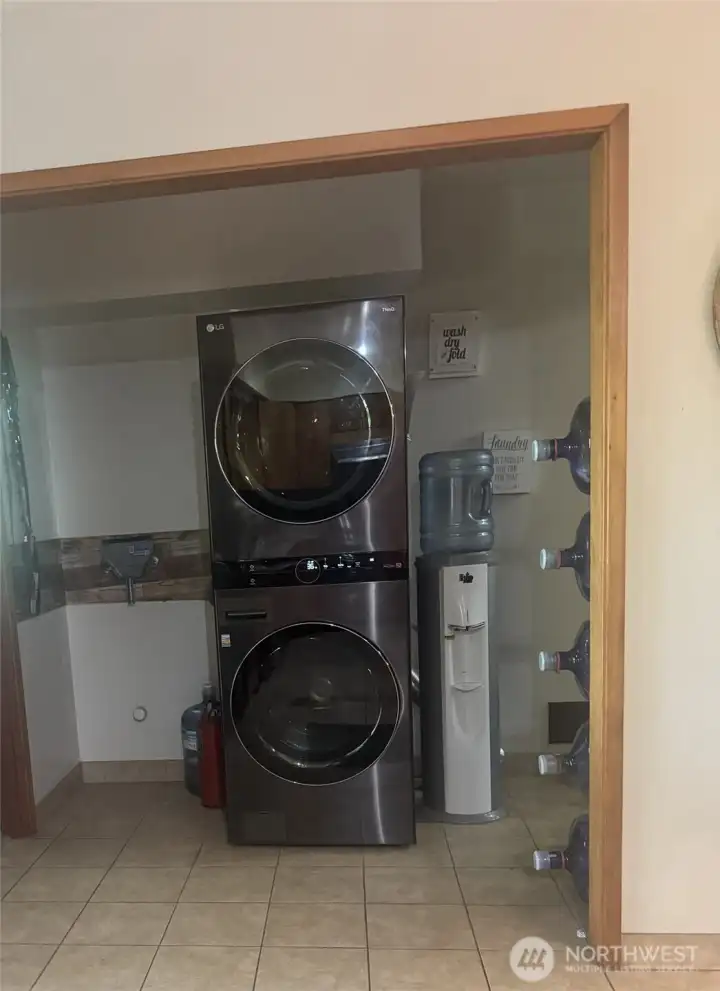 Laundry room! Stainless Steel Washer & dryer stay!
