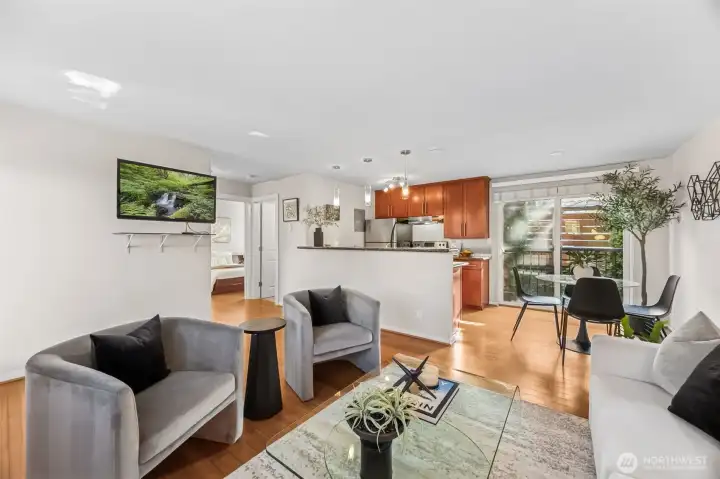 Cheerful, with great natural light...