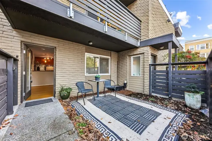 Great outdoor entertament space...