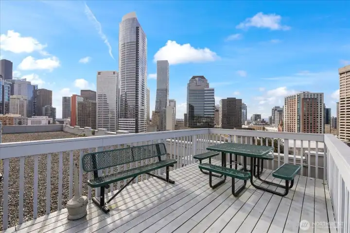 SW view and seating area on roof top
