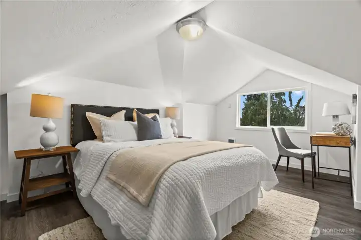 Bonus room/Bedroom on the upper level