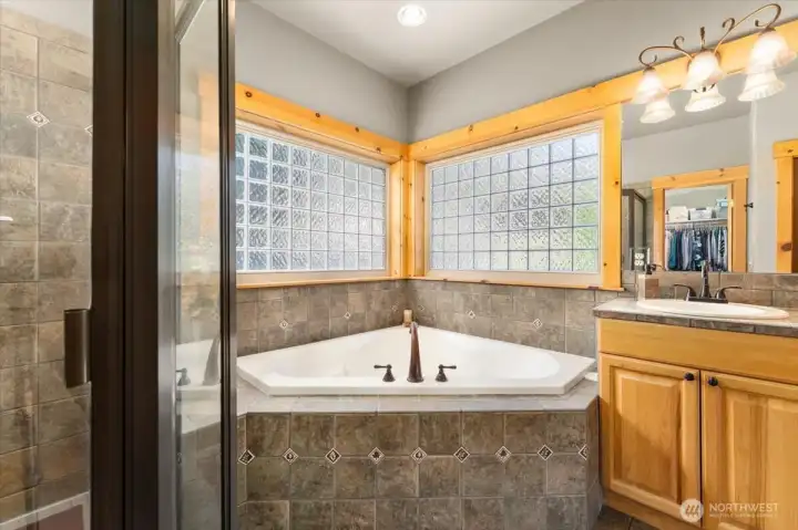 Soaking tub in primary bath. Primary bathroom is on the main floor.