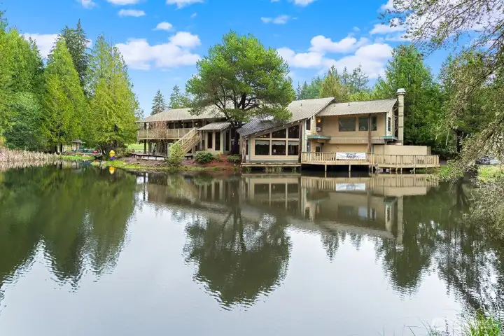 Enjoy casual dining at the community clubhouse restaurant