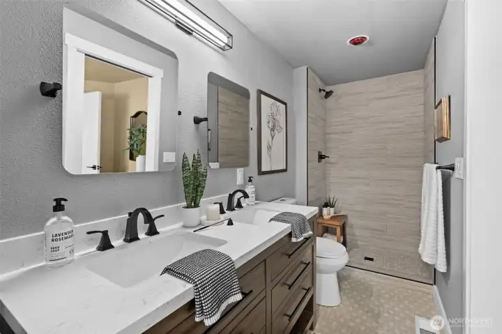 Primary bath, newly retiled shower