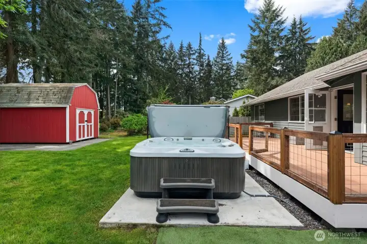 Hot tub and privacy!