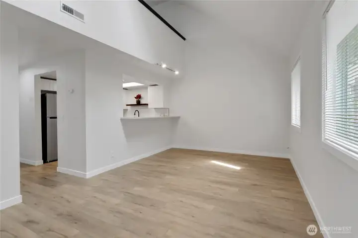 Open living area, lot's of natural light. Open living area, lot's of natural light.