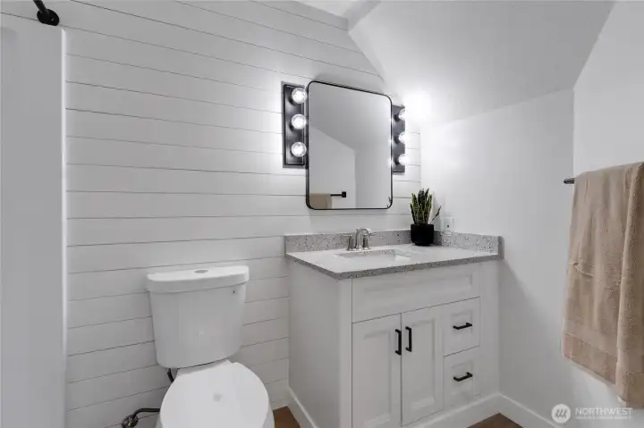 Full bath downstairs. Full bath downstairs.
