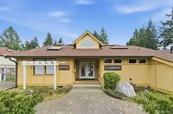 Clubhouse & Office Clubhouse & Office