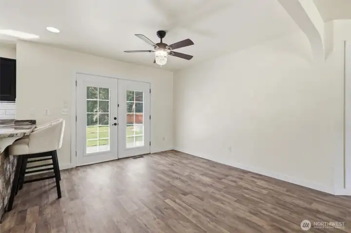 Dining room/eating nook off kitchen
