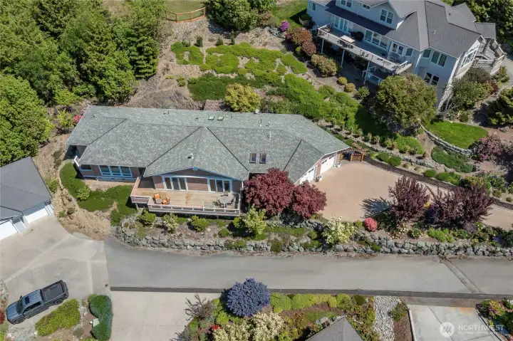 2,692sf Custom Home on a half acre lot 2,692sf Custom Home on a half acre lot