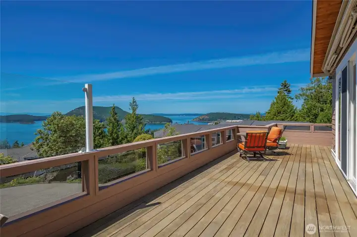 Entertainment/view deck Entertainment/view deck