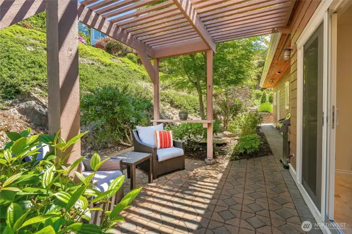 Outdoor patio with sliders into the kitchen Outdoor patio with sliders into the kitchen