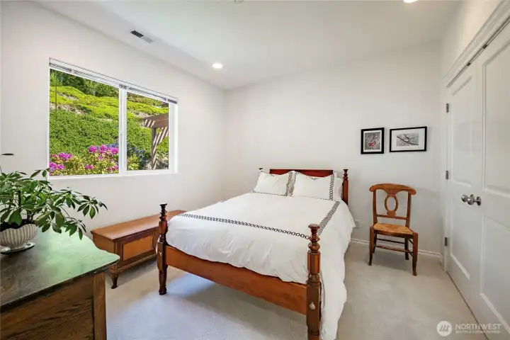 Guest bedroom #2 Guest bedroom #2