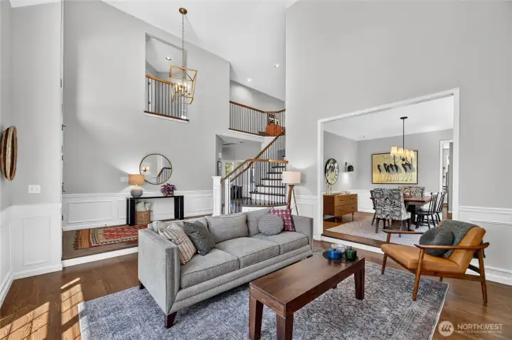 Elegant Living room that flows into Dining Room Elegant Living room that flows into Dining Room